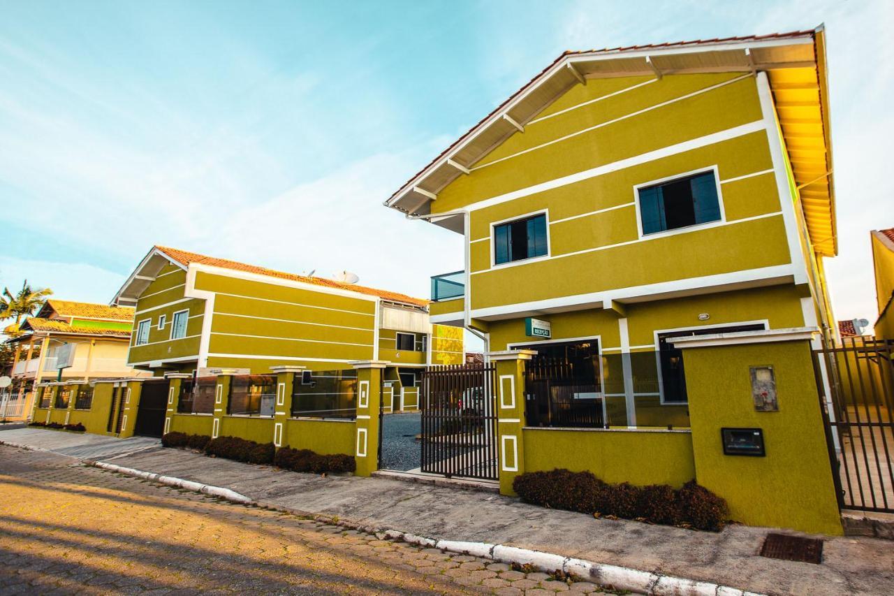 Apartpousada Residencial Dos Reis Sao Francisco do Sul Exterior foto
